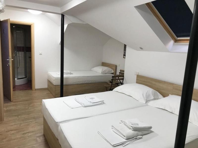 Sobe Zimmer Frei Pozsega Kültér fotó
