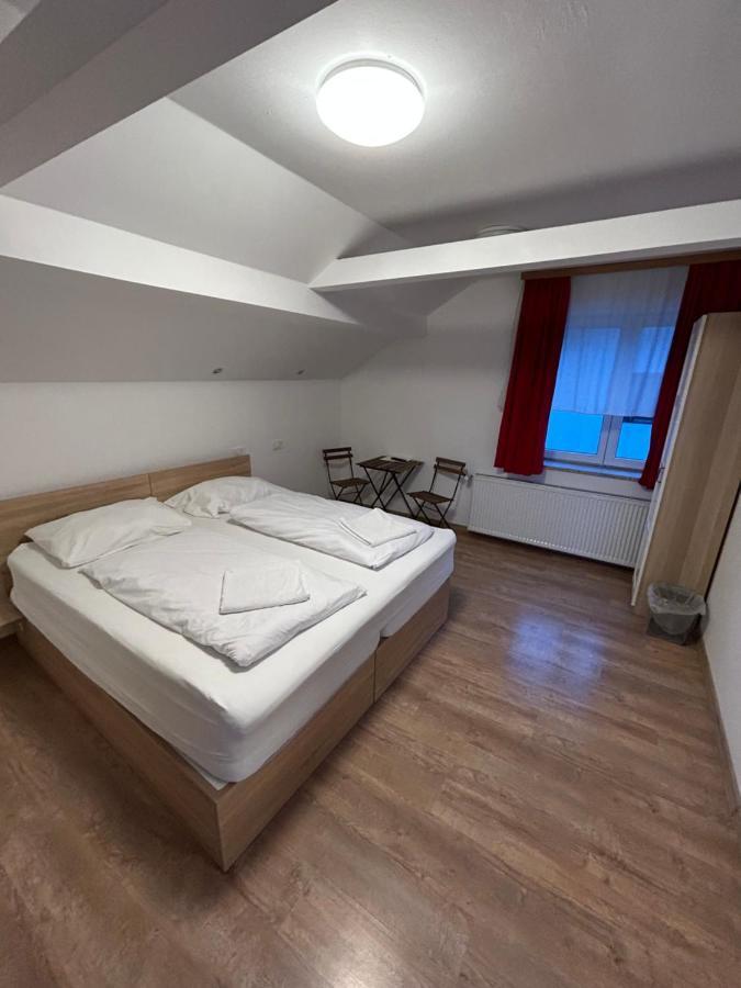 Sobe Zimmer Frei Pozsega Kültér fotó
