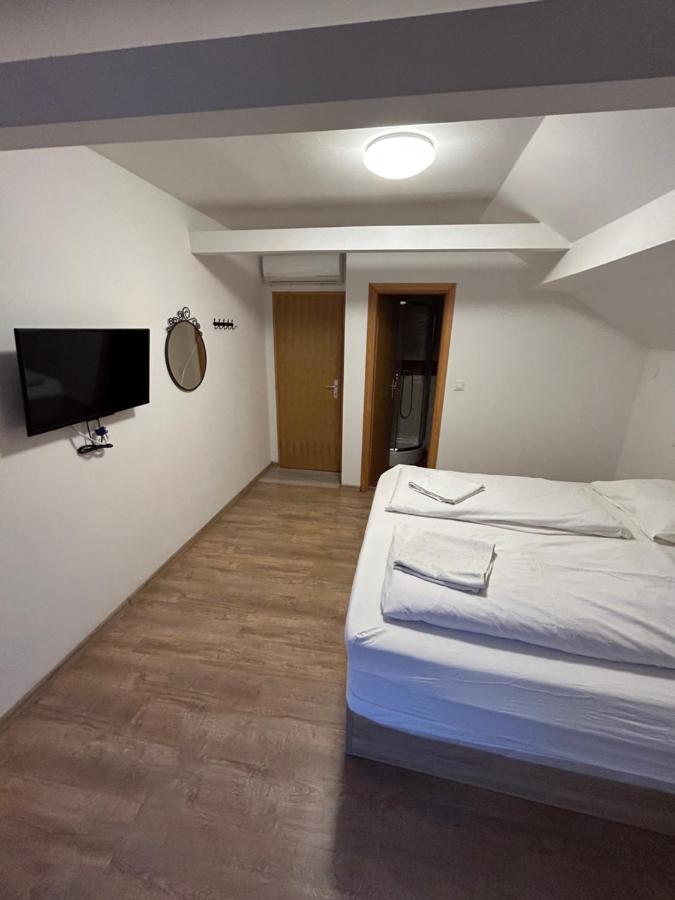 Sobe Zimmer Frei Pozsega Kültér fotó